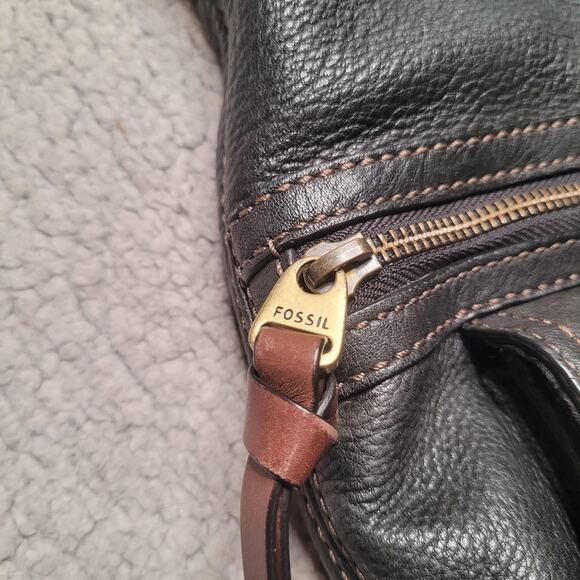 Fossil Crossbody Bag Womens Black Pebbled Leather Zip Pockets Shoulder Boho - Picture 4 of 8